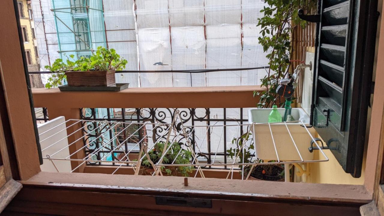 Double Bedroom In Beautiful 30'S Style Apartment フィレンツェ エクステリア 写真