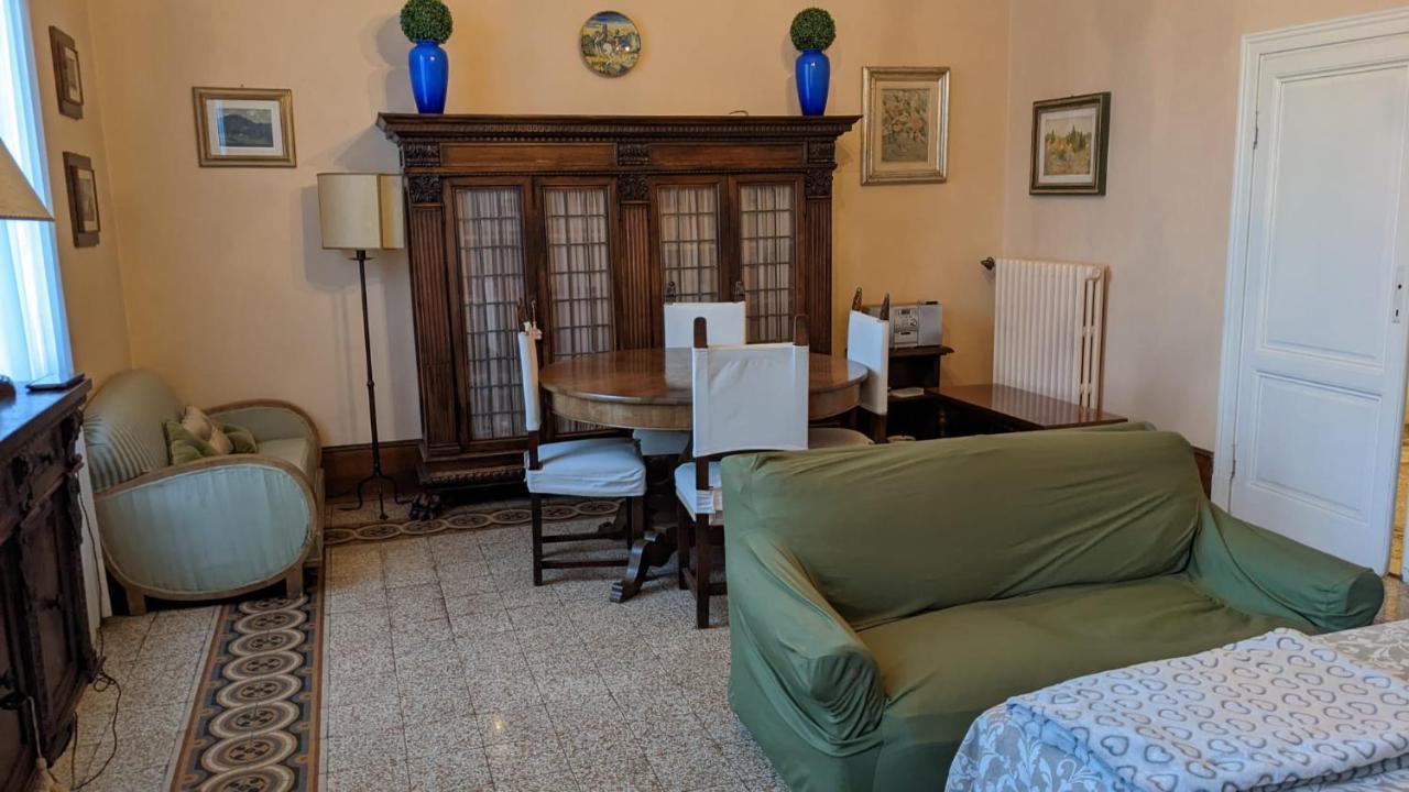 Double Bedroom In Beautiful 30'S Style Apartment フィレンツェ エクステリア 写真